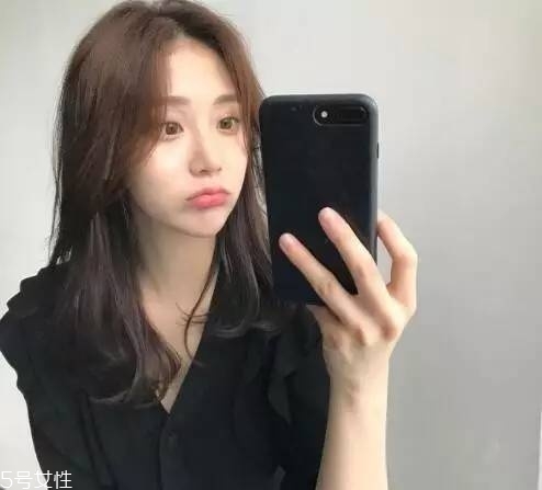 蓬松微曲卷發教程 微卷發型女中長發圖片