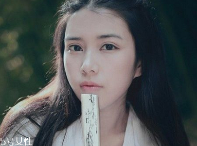 粉餅和散粉分別適合什么膚質 不同膚質適合粉餅牌子推薦