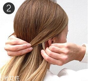 女式油頭發型怎么弄 頭發油怎么扎頭發