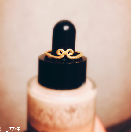 緊箍咒戒指怎么帶方向？緊箍咒戒指正反正確戴法