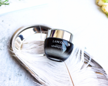 蘭蔻小黑瓶發光眼霜怎么用 lancome肌底精華眼霜用法