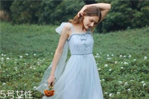 小個子女生穿什么裙子好看？小個子女生穿搭技巧