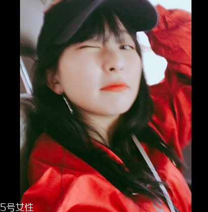2018染什么發色 2018娛樂圈正流行清新黑