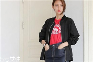 紅色t恤衫配什么外套？紅色t恤搭配外套技巧