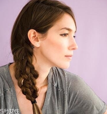 美人魚編發怎么自己編 美人魚自己編發教程