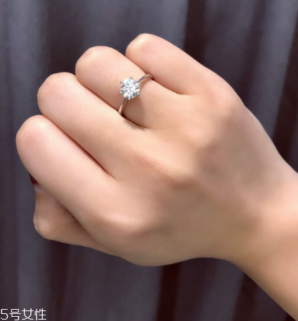 戒指太緊對手指有什么傷害？戒指戴太緊的危害