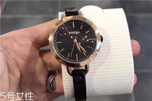 fossil手表怎么調日期？fossil手表調時間方法