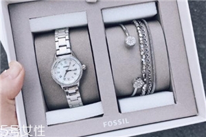 fossil手表防水嗎？fossil手表防水性怎么樣？