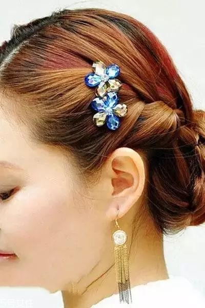 留什么發型顯年輕洋氣 30歲的女人適合什么發型圖片