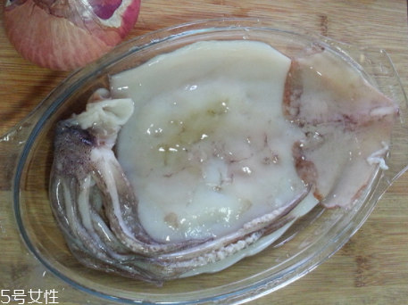 魷魚是烏賊嗎？魷魚跟烏賊是一種嗎？