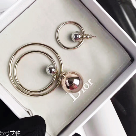 耳環后面的扣叫什么？耳環背后的扣叫法
