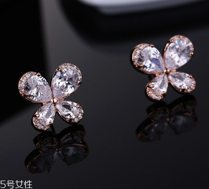 耳釘什么材質(zhì)的好？耳釘買什么材質(zhì)好？