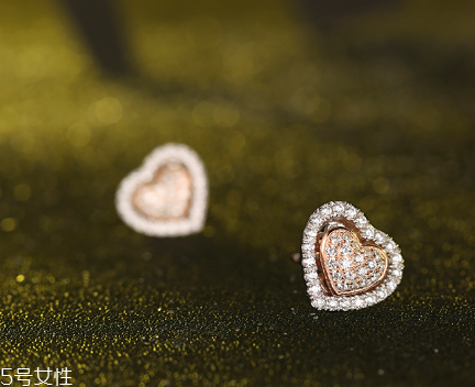 耳釘什么材質(zhì)的好？耳釘買什么材質(zhì)好？