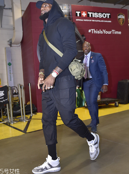 john elliott聯名nike lebron icon什么時候發售？
