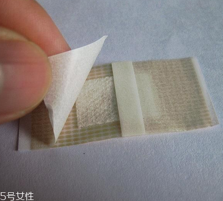 創(chuàng)可貼可以貼臉上嗎？臉上能貼創(chuàng)可貼嗎？