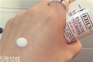 乳液可以當晚霜用嗎？乳液當晚霜用好嗎？