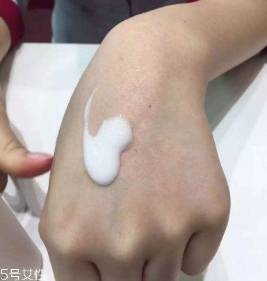 乳液可以當(dāng)妝前乳嗎？乳液當(dāng)妝前乳用好嗎？