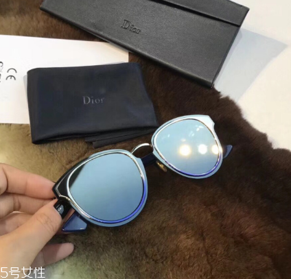 太陽鏡是玻璃鏡片嗎？太陽鏡鏡片是玻璃的嗎？