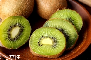 獼猴桃會拉肚子嗎？獼猴桃會導致腹瀉嗎？