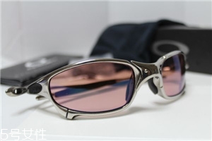 oakley眼鏡真假辨別 歐克利眼鏡怎么辨別真假？