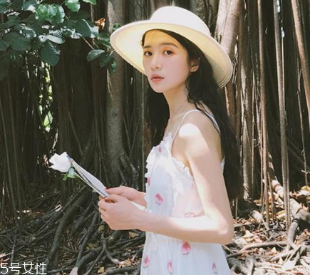 夏天拍照穿什么裙子好看？拍照適合穿什么裙子？