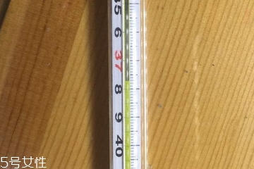 體溫計能測水溫嗎？水溫能用體溫計測嗎？