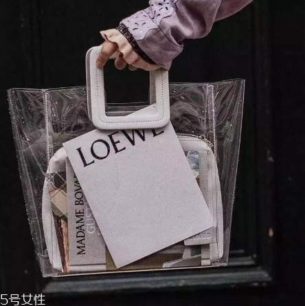 度假背什么包包好看？度假適合背什么包包？