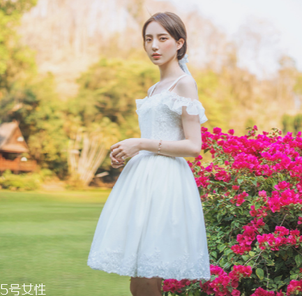 復古連衣裙怎么搭配？復古連衣裙搭配圖片