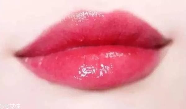 ysl唇釉105和12的區(qū)別 圣羅蘭ysl唇釉105和12哪個好看