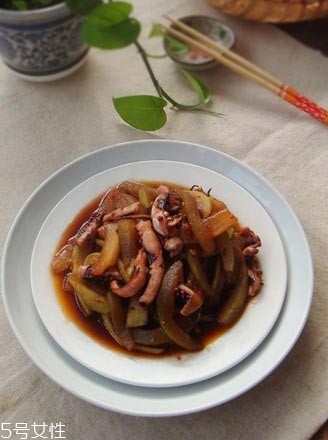 西瓜皮可以炒著吃嗎？西瓜皮可以炒什么？