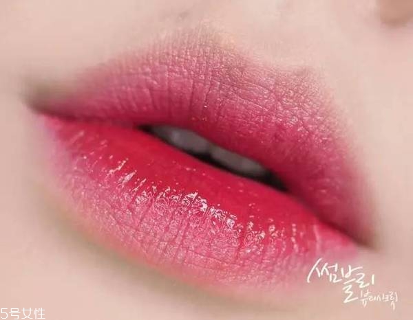 ysl唇釉105和12的區(qū)別 圣羅蘭ysl唇釉105和12哪個好看
