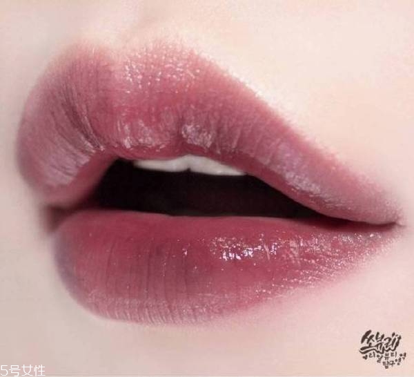 ysl唇釉105和12的區(qū)別 圣羅蘭ysl唇釉105和12哪個好看