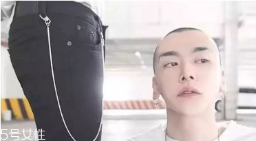男生夏天適合剪什么發型 2018男生流行發型短發