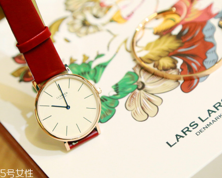 拉爾森手表和dw哪個(gè)好？lars larsen好還是dw好？