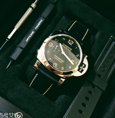 手表上弦是轉哪個方向？手表上弦是順時針還是逆時針？