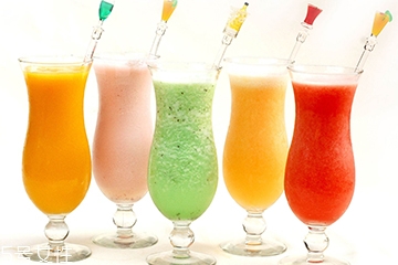 果汁是飲料嗎？果汁和飲料的區別