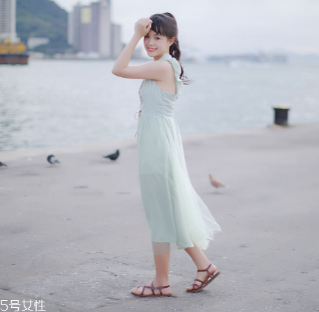 什么顏色連衣裙顯白？連衣裙什么顏色最顯白？