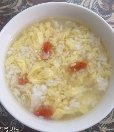 酒釀蛋豐胸靠譜嗎？酒釀蛋吃多久有效果？