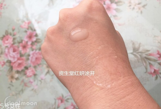 精華液是水嗎？精華液是什么做的？