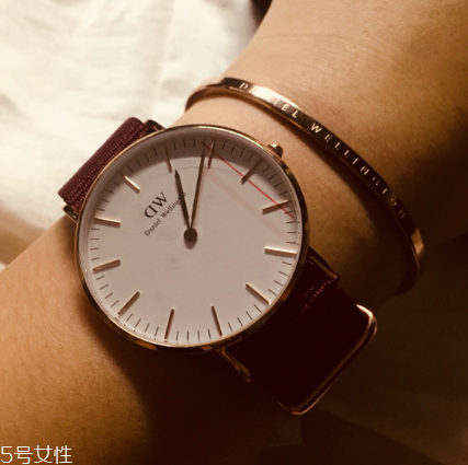 手表按鈕水下可以用嗎？手表按鈕在水下能按嗎？
