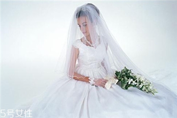 婚紗是男方買還是女方買？婚紗應該哪一方買？