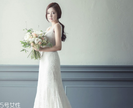 婚紗上的膠如何清洗？婚紗上有膠怎么洗？