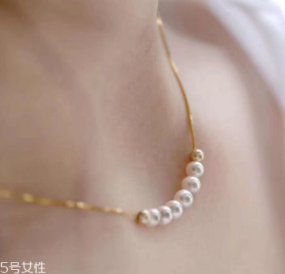 珍珠項鏈能戴著洗澡嗎？珍珠項鏈洗澡要摘下嗎？