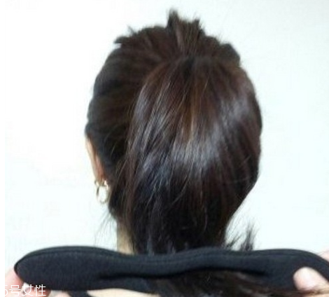 發量少簡單隨意丸子頭教程 發量少也能hold住的丸子頭