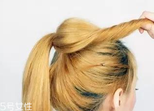 發量少簡單隨意丸子頭教程 發量少也能hold住的丸子頭
