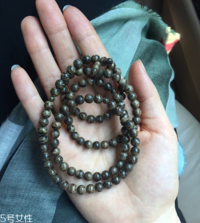 沉香手串怎么盤玩？沉香手串盤玩技巧
