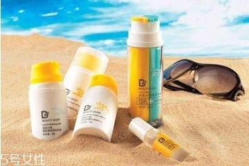 防曬霜對(duì)皮膚有傷害嗎？每天用防曬霜傷皮膚嗎？
