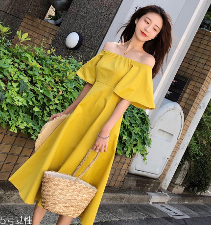 夏天穿什么顏色連衣裙好？夏天適合什么顏色連衣裙？