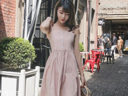 夏天穿什么顏色連衣裙好？夏天適合什么顏色連衣裙？