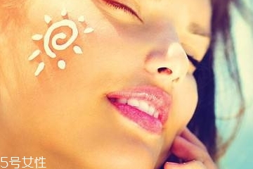 防曬霜兩年了還能用嗎？防曬霜可以用兩年嗎？